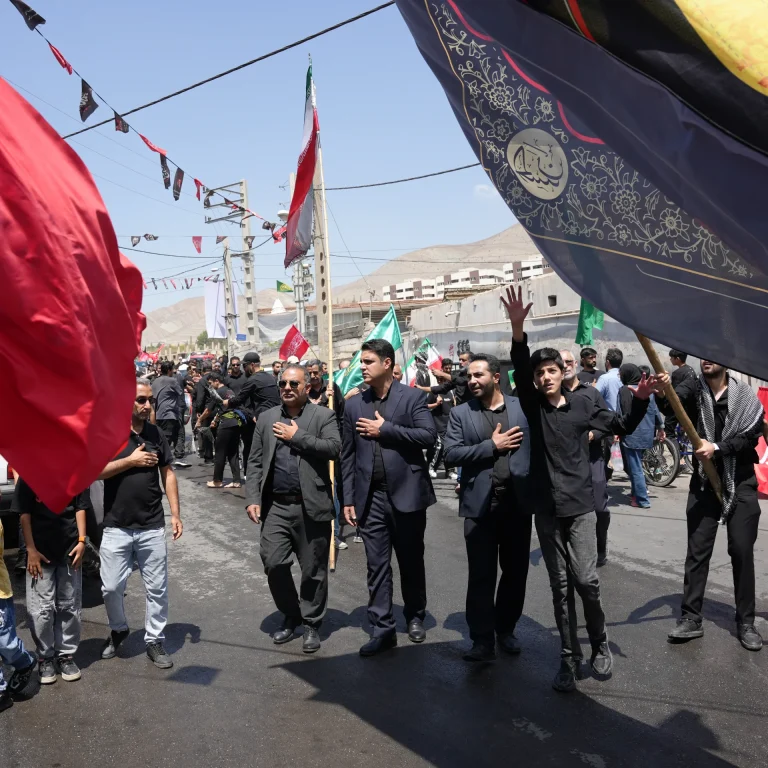 برگزاری مراسم جاماندگان اربعین حسینی در بومهن با حضور مدیریت شهری و مسئولان شهرستان